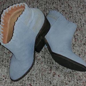 Extrafine Sugar blue suede boots